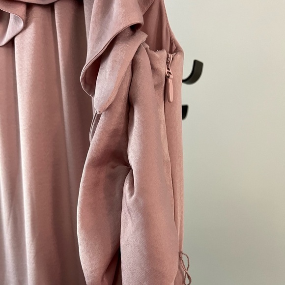 BCBGMAXAZRIA Nanci lavender dress with ruffled neckline size 6 color Blush - Picture 6 of 7